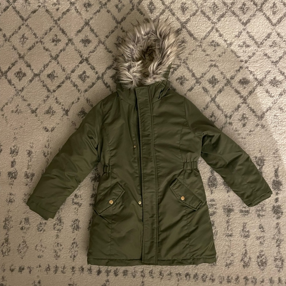 Cat & Jack hooded winter jacket. In great condition. Girl size 7/8